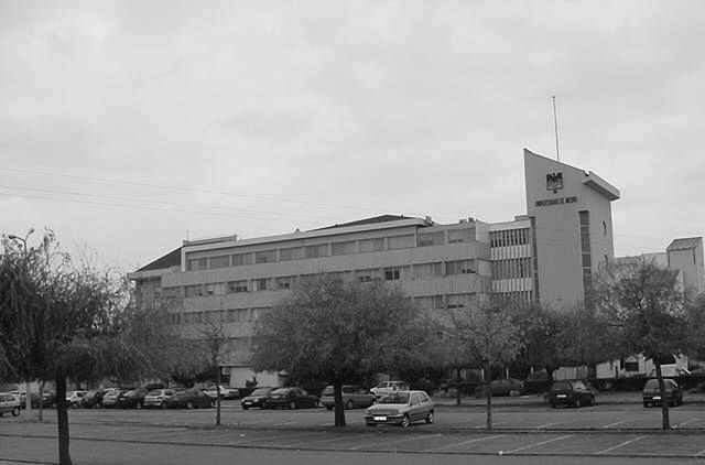 A express�o dos grandes equipamentos da cidade ( universidade Aveiro)