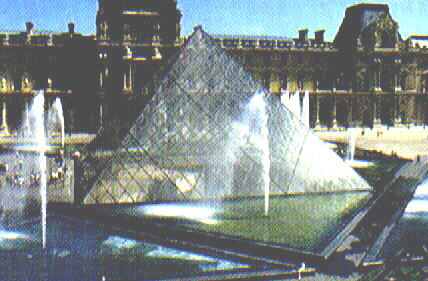 Pir�mide do Museu do Louvre