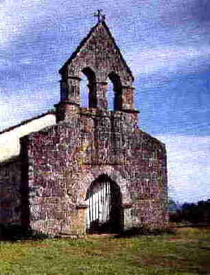 Igreja românica de Canas de Santa Maria.