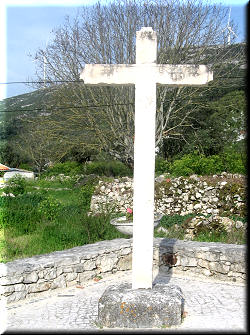 Cruzeiro do alto da Carreirancha. Clicar para ampliar.
