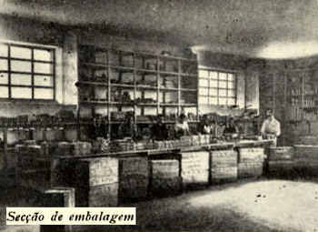Sec��o de embalagem da Empresa Fabril Rio Me�o