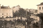 Prociss�o das Cinzas, em 1922. Ao centro, a Ponte das Almas.
