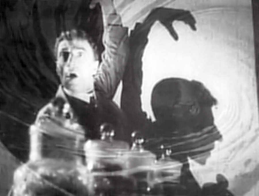 Imagem do filme Aniki-Bóbó - Clicar para ampliar.