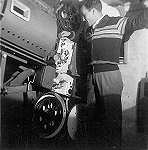 Senhor Firmino, �ltimo operador da m�quina de projectar do antigo Cine Teatro Avenida, em 1980. Clicar para ampliar.