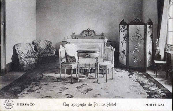 S/N - Bussaco. Um aposento do Palace Hotel - Edi��o de Adelino Ferreira, Figueira da Foz - Dim. 13,8x8,8 cm - Col. A. Monge da Silva (circulado cerca de 1910)