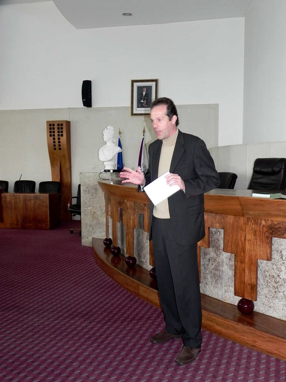 Clicar para ampliar.