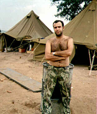 Acampamento militar na sanzala da Quimabaca, no nordeste de Angola (sector de U�ge) em 19 de Mar�o de 1973.