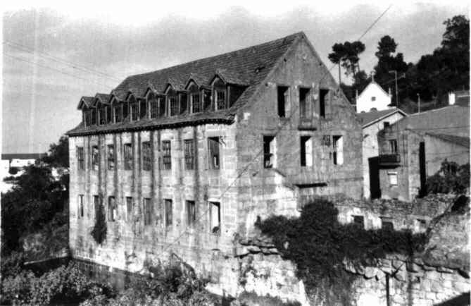 F�brica de lanif�cios em S. Paio, junto a um pequeno curso de �gua - finais do s�c. XIX.